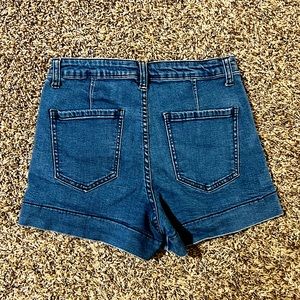 Forever 21 LOS ANGELES Highwaisted (waist 30) Shorties Gently worn.